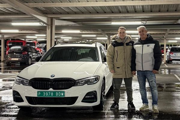 David Vallina Baizan - BMW 330e - AR Premium Cars